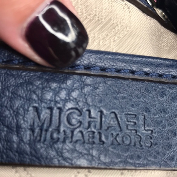 Michael Michael  Kors Blue Pebbled Shoulder Bag - Picture 7 of 8